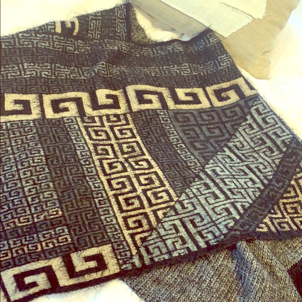 EUC super soft poncho